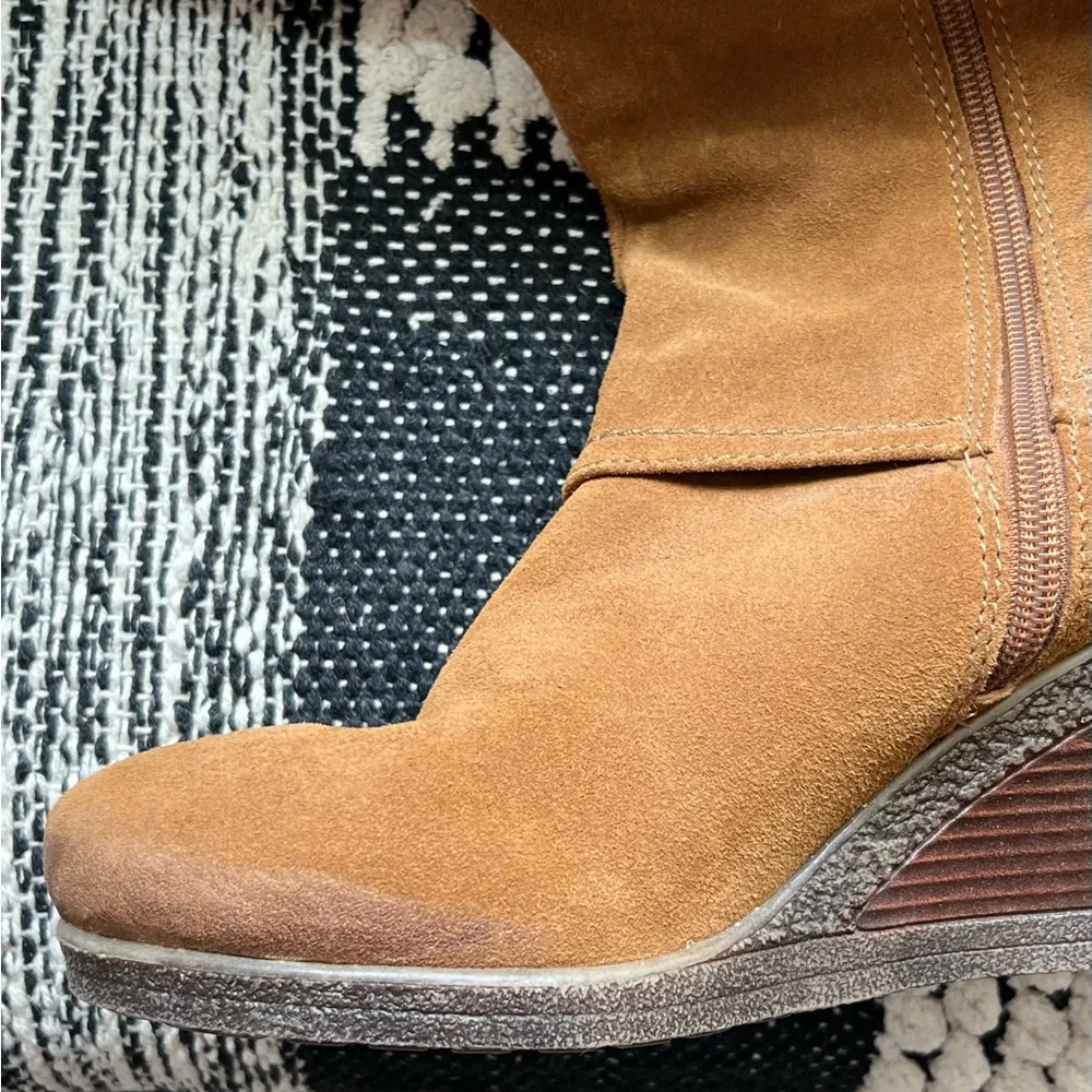 White Mountain Tan Suede Wedge Boots - Picture 7 of 15